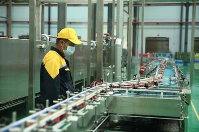 「進園區(qū)&middot;看工業(yè)」水城經(jīng)開區(qū)貴州初好公司:做足研發(fā)功夫 刺梨加工產(chǎn)品差異化搶占市場